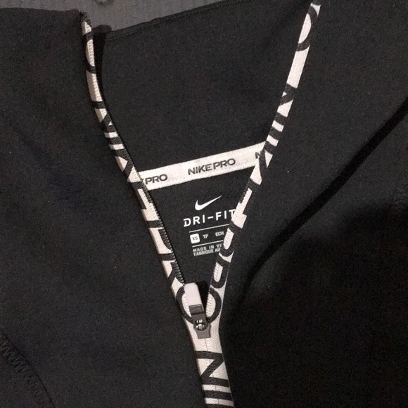 Nike pullover - Picture 2 of 3